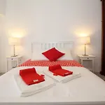 Poppy House In Anjos Apartment *