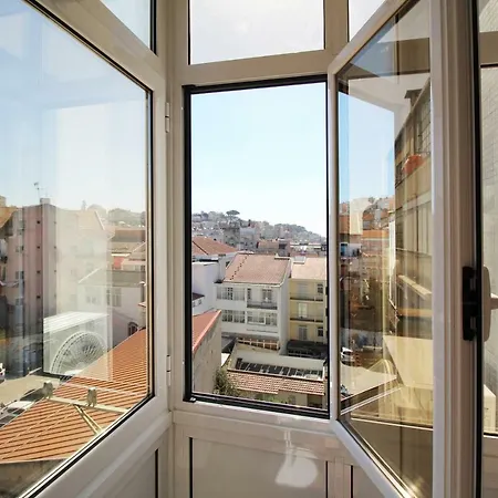 Poppy House In Anjos * Lisbon