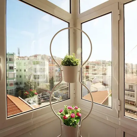 Poppy House In Anjos Apartment Lisbon